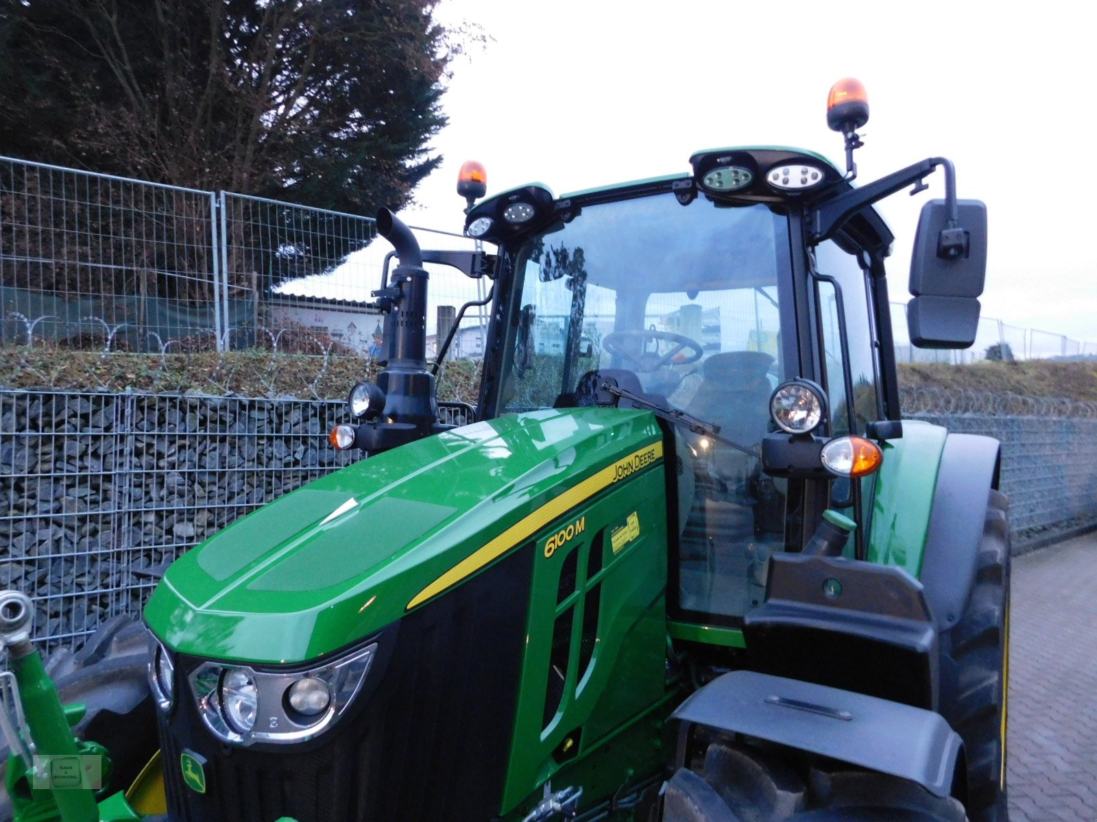 Traktor des Typs John Deere 6120M, Gebrauchtmaschine in Gross-Bieberau (Bild 3)