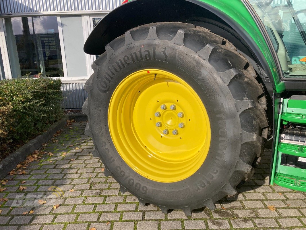 Traktor des Typs John Deere 6120M, Neumaschine in Sörup (Bild 18)
