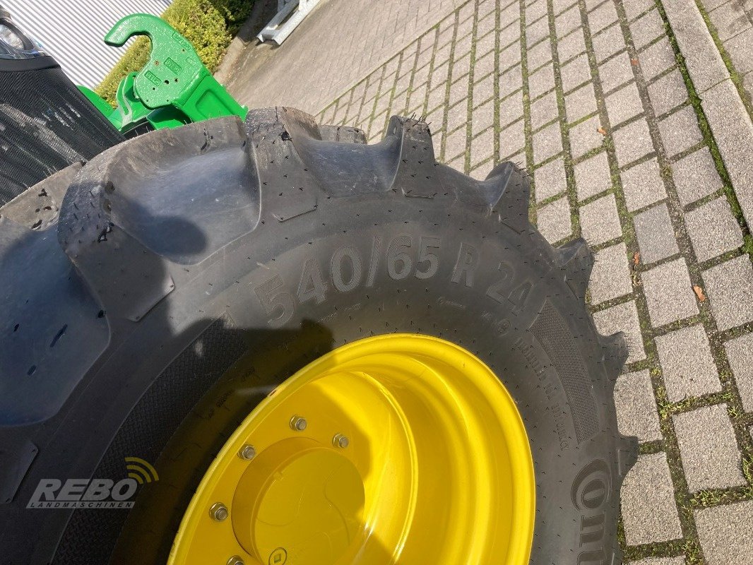 Traktor des Typs John Deere 6120M, Neumaschine in Sörup (Bild 20)