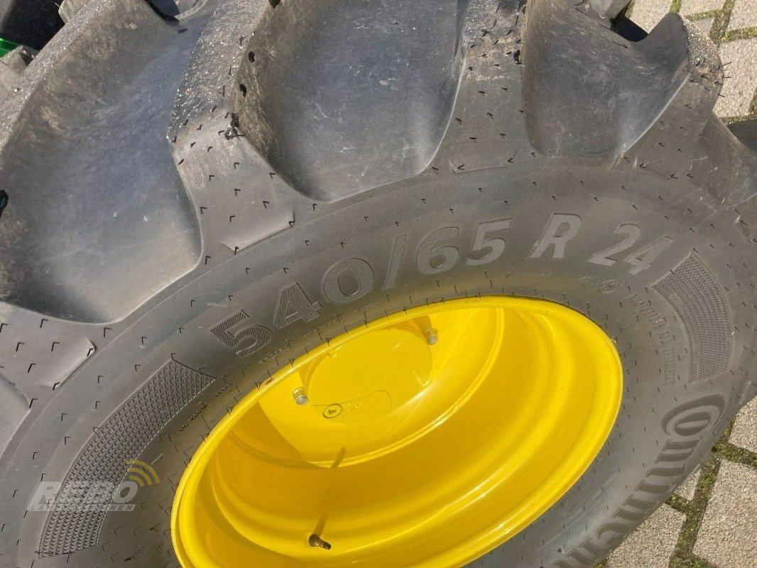 Traktor des Typs John Deere 6120M, Neumaschine in Sörup (Bild 22)