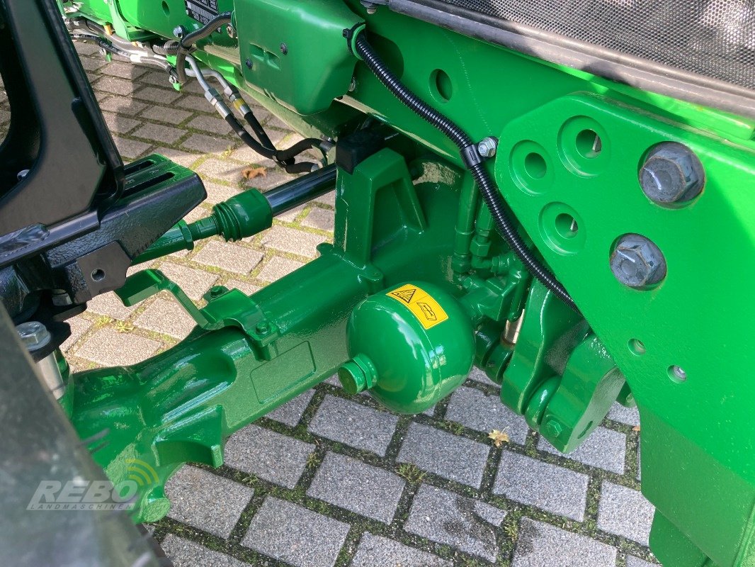 Traktor des Typs John Deere 6120M, Neumaschine in Sörup (Bild 7)