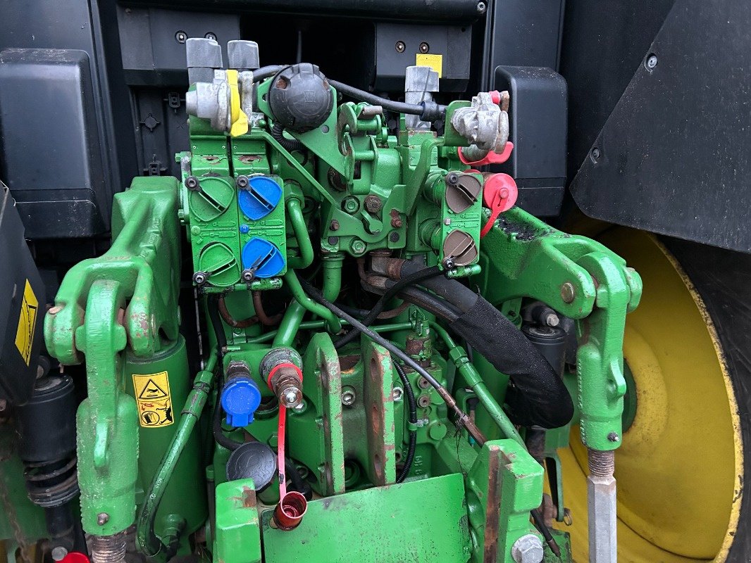 Traktor типа John Deere 6120M, Gebrauchtmaschine в Sittensen (Фотография 16)