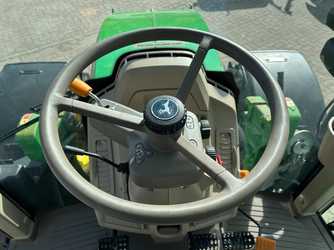 Traktor типа John Deere 6120M, Gebrauchtmaschine в Sittensen (Фотография 11)