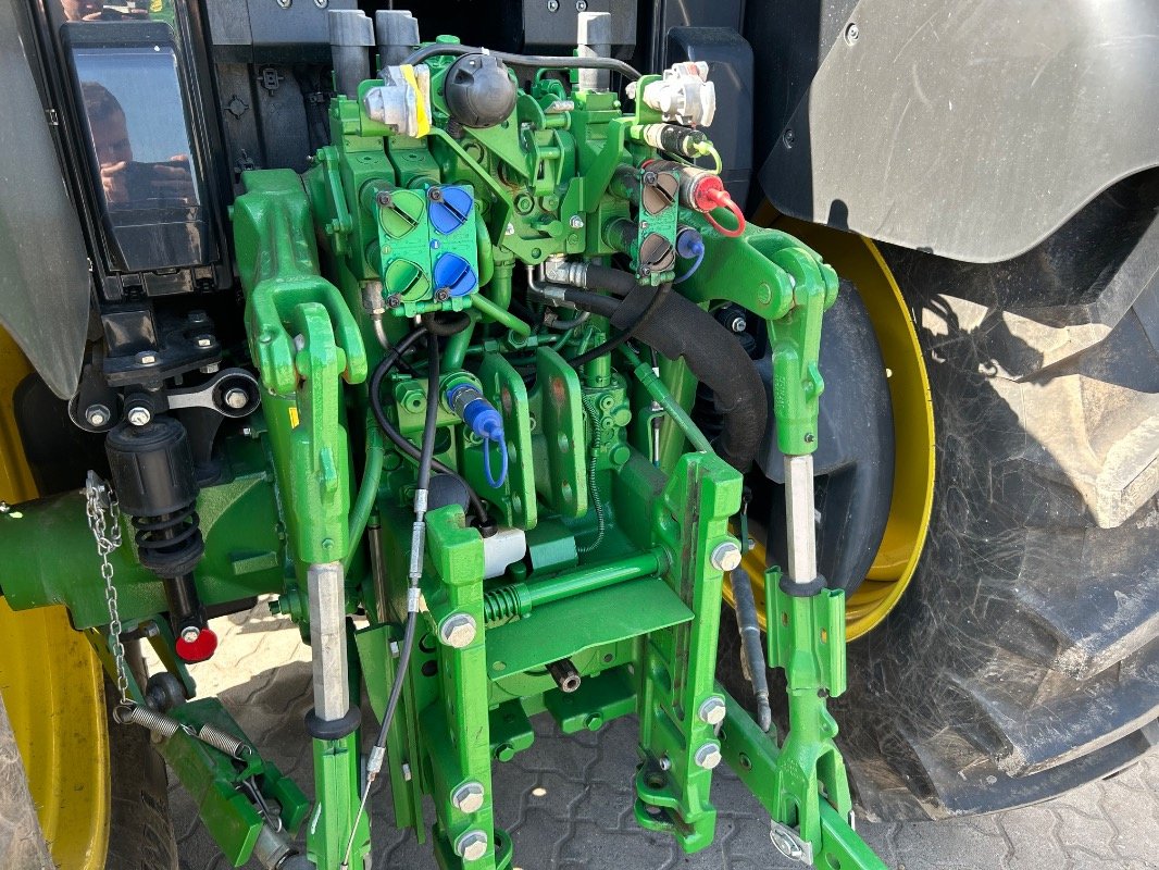 Traktor типа John Deere 6120M, Gebrauchtmaschine в Sittensen (Фотография 21)