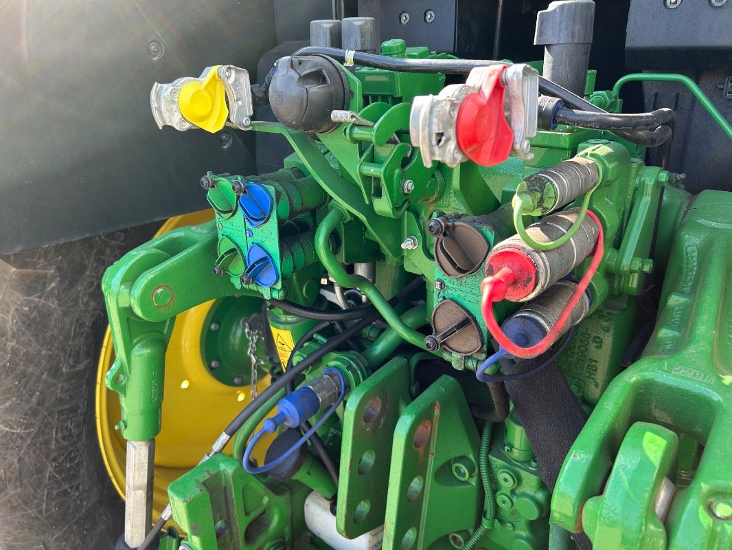 Traktor типа John Deere 6120M, Gebrauchtmaschine в Sittensen (Фотография 23)
