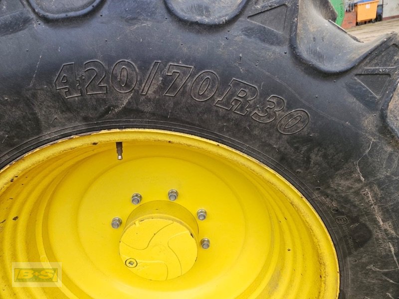 Traktor от тип John Deere 6120M, Gebrauchtmaschine в Grabow (Снимка 4)
