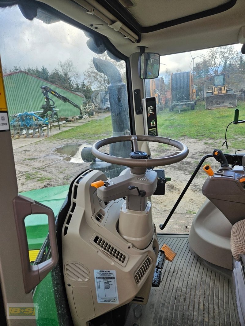 Traktor от тип John Deere 6120M, Gebrauchtmaschine в Grabow (Снимка 5)