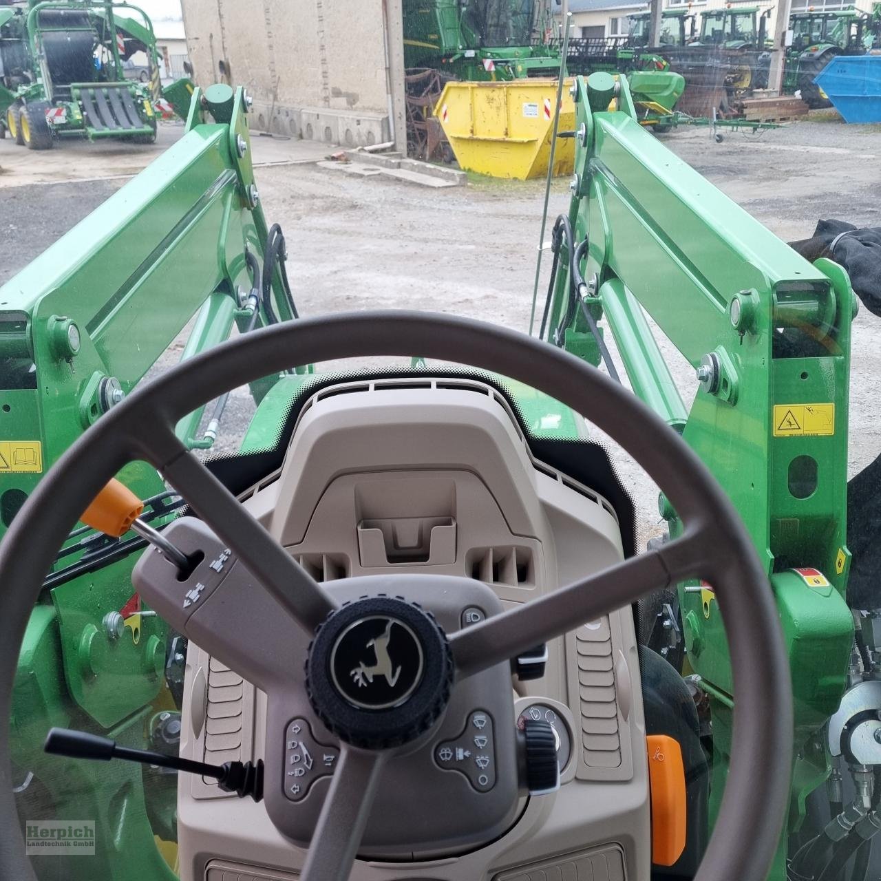 Traktor типа John Deere 6120M, Gebrauchtmaschine в Drebach (Фотография 11)