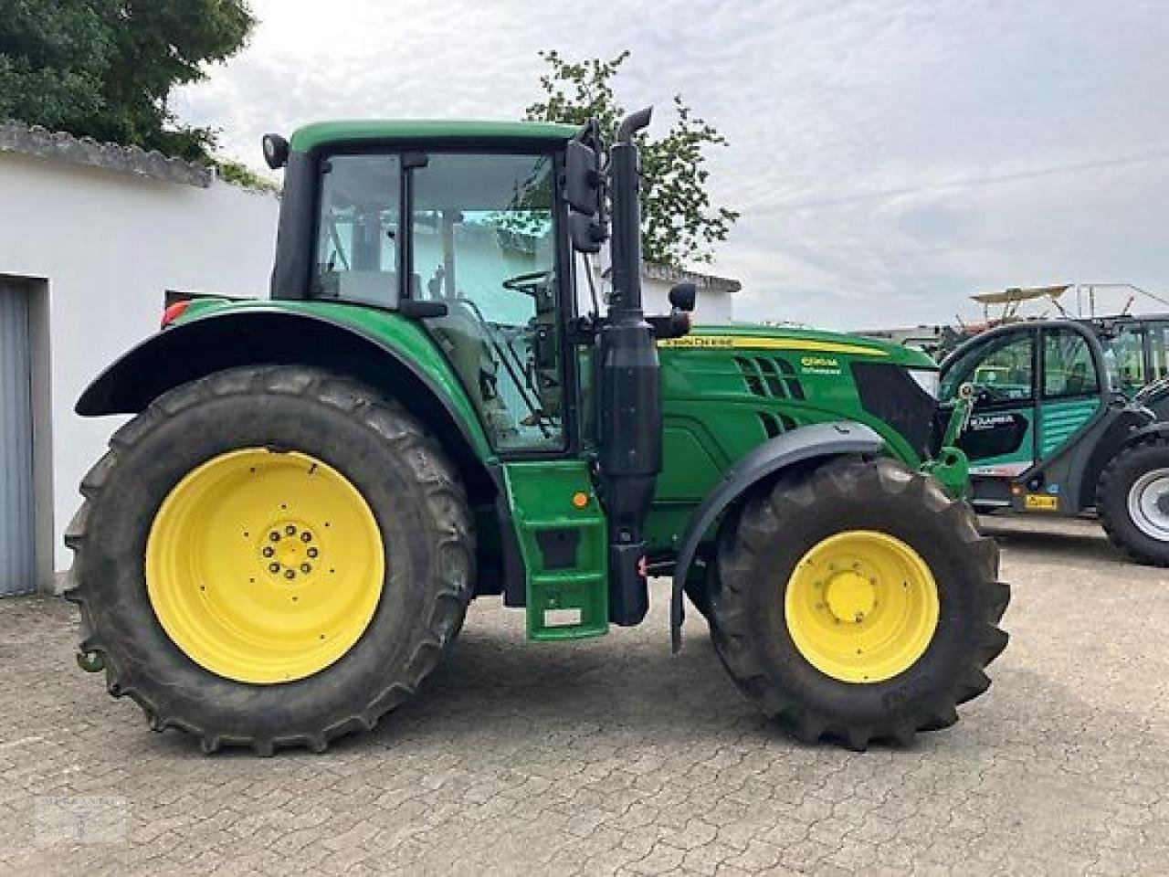 Traktor of the type John Deere 6120M, Gebrauchtmaschine in Pragsdorf (Picture 1)