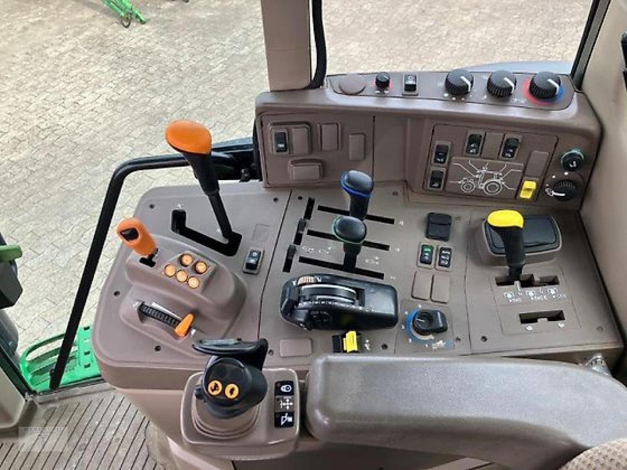 Traktor of the type John Deere 6120M, Gebrauchtmaschine in Pragsdorf (Picture 8)