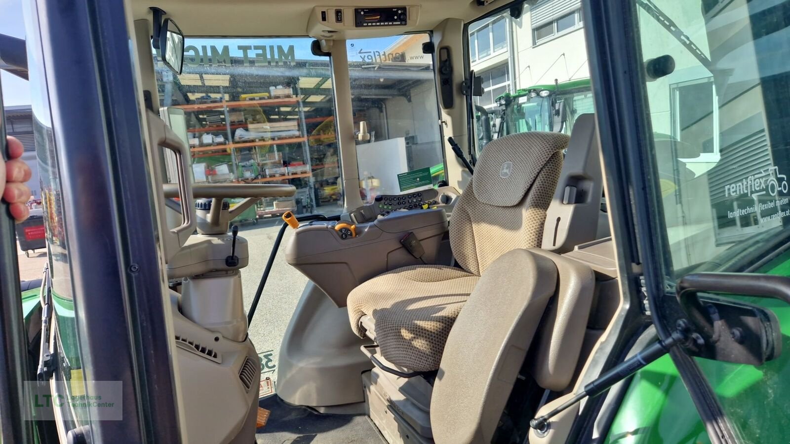 Traktor tip John Deere 6120M, Vorführmaschine in Korneuburg (Poză 5)