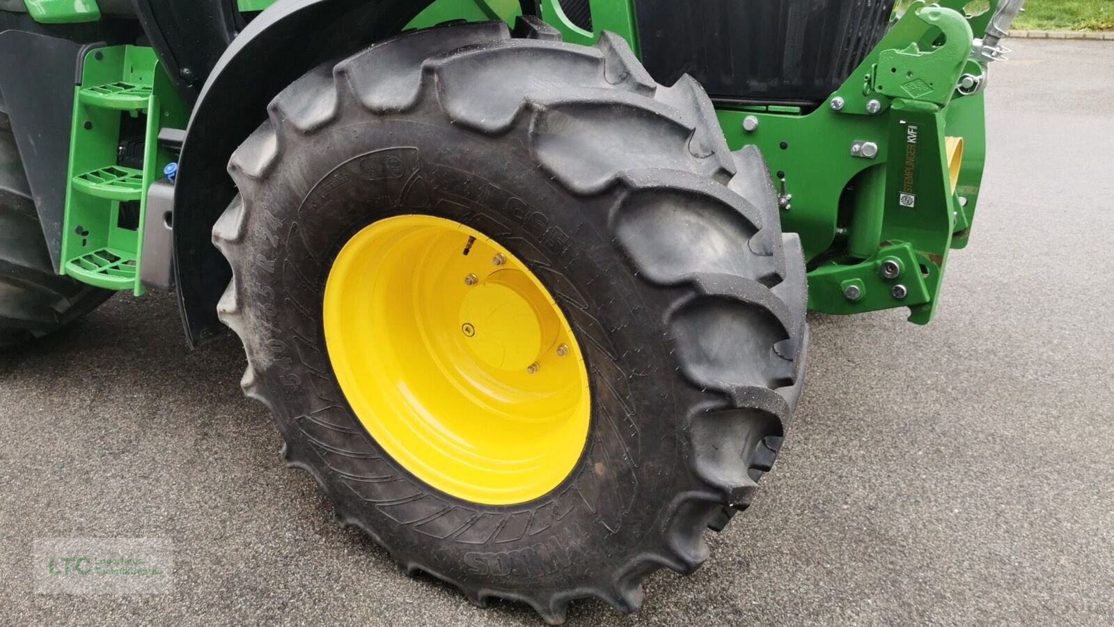 Traktor van het type John Deere 6120M, Vorführmaschine in Redlham (Foto 11)