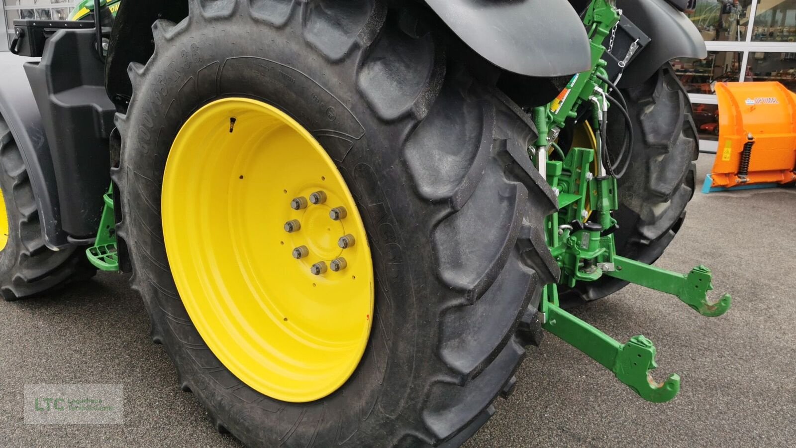 Traktor van het type John Deere 6120M, Vorführmaschine in Redlham (Foto 13)