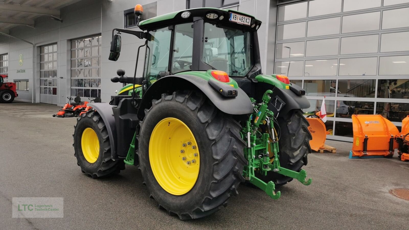 Traktor van het type John Deere 6120M, Vorführmaschine in Redlham (Foto 4)