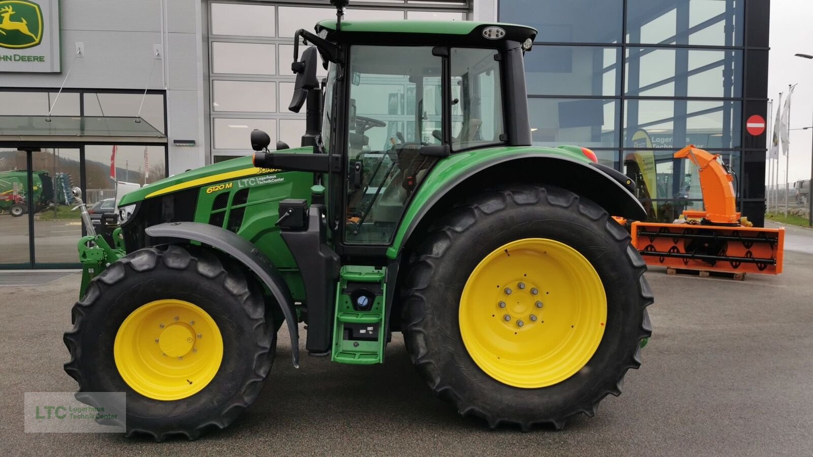 Traktor van het type John Deere 6120M, Vorführmaschine in Redlham (Foto 8)