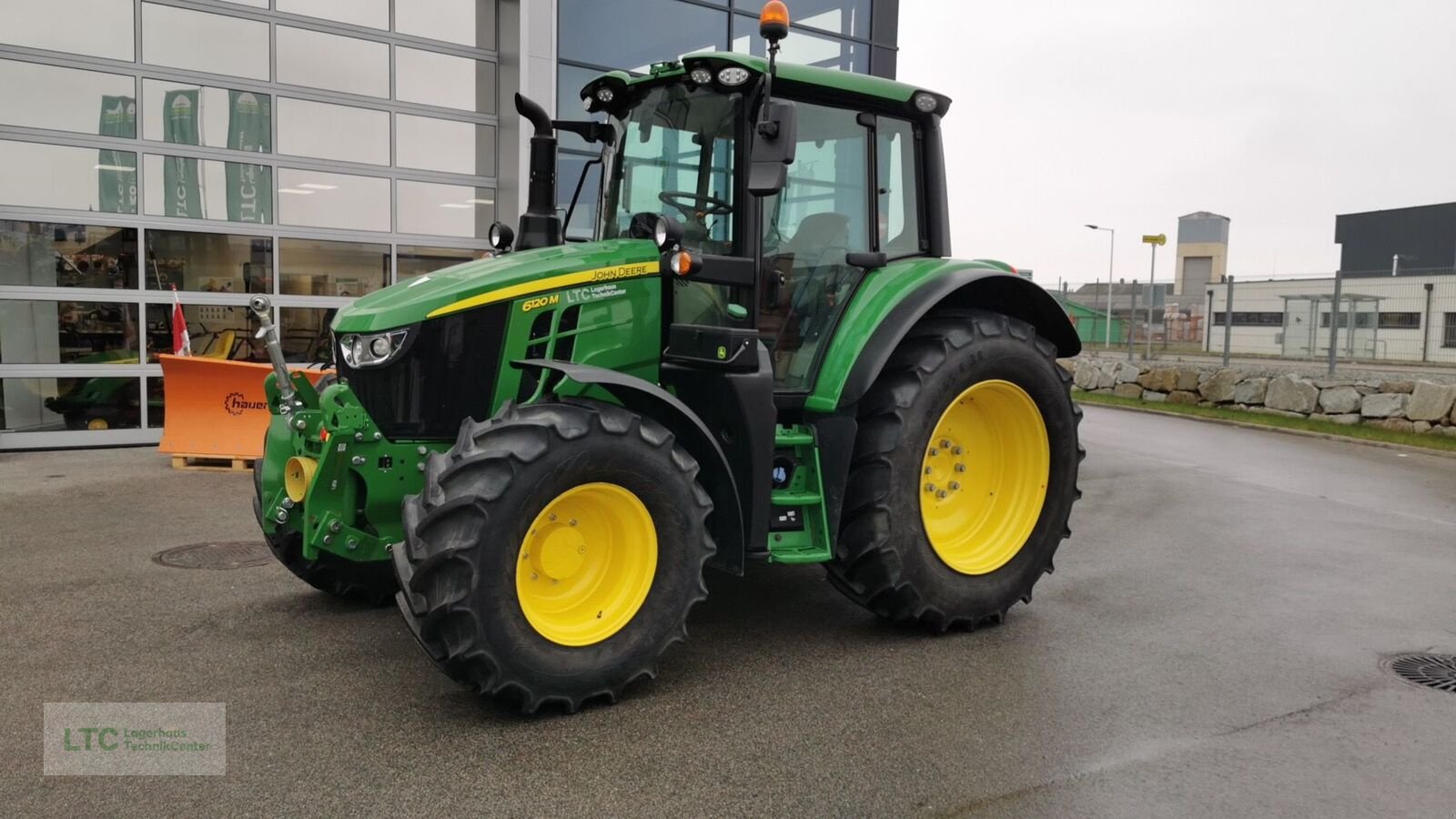 Traktor van het type John Deere 6120M, Vorführmaschine in Redlham (Foto 1)