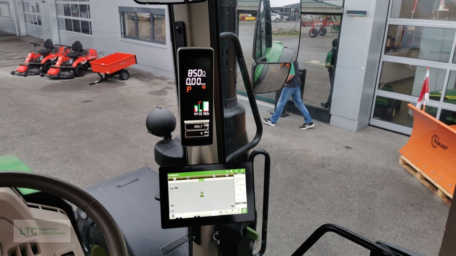 Traktor van het type John Deere 6120M, Vorführmaschine in Redlham (Foto 17)