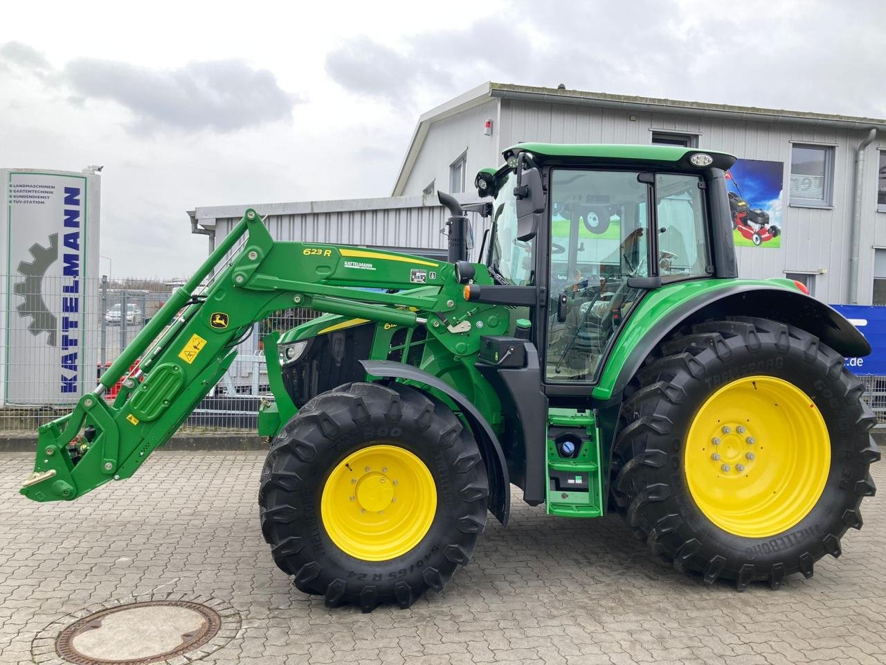 Traktor typu John Deere 6120M, Gebrauchtmaschine v Stuhr (Obrázek 2)