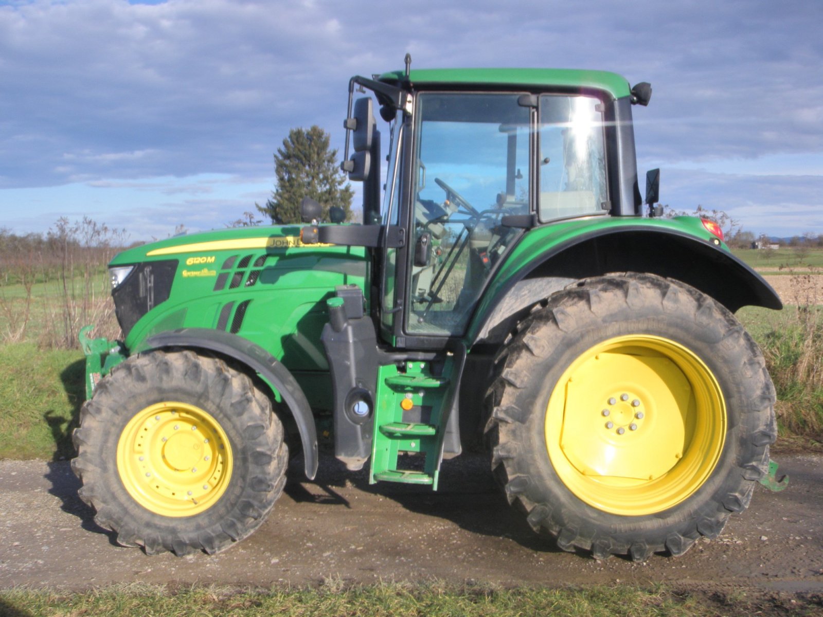 Traktor типа John Deere 6120M, Gebrauchtmaschine в Appenweier (Фотография 3)