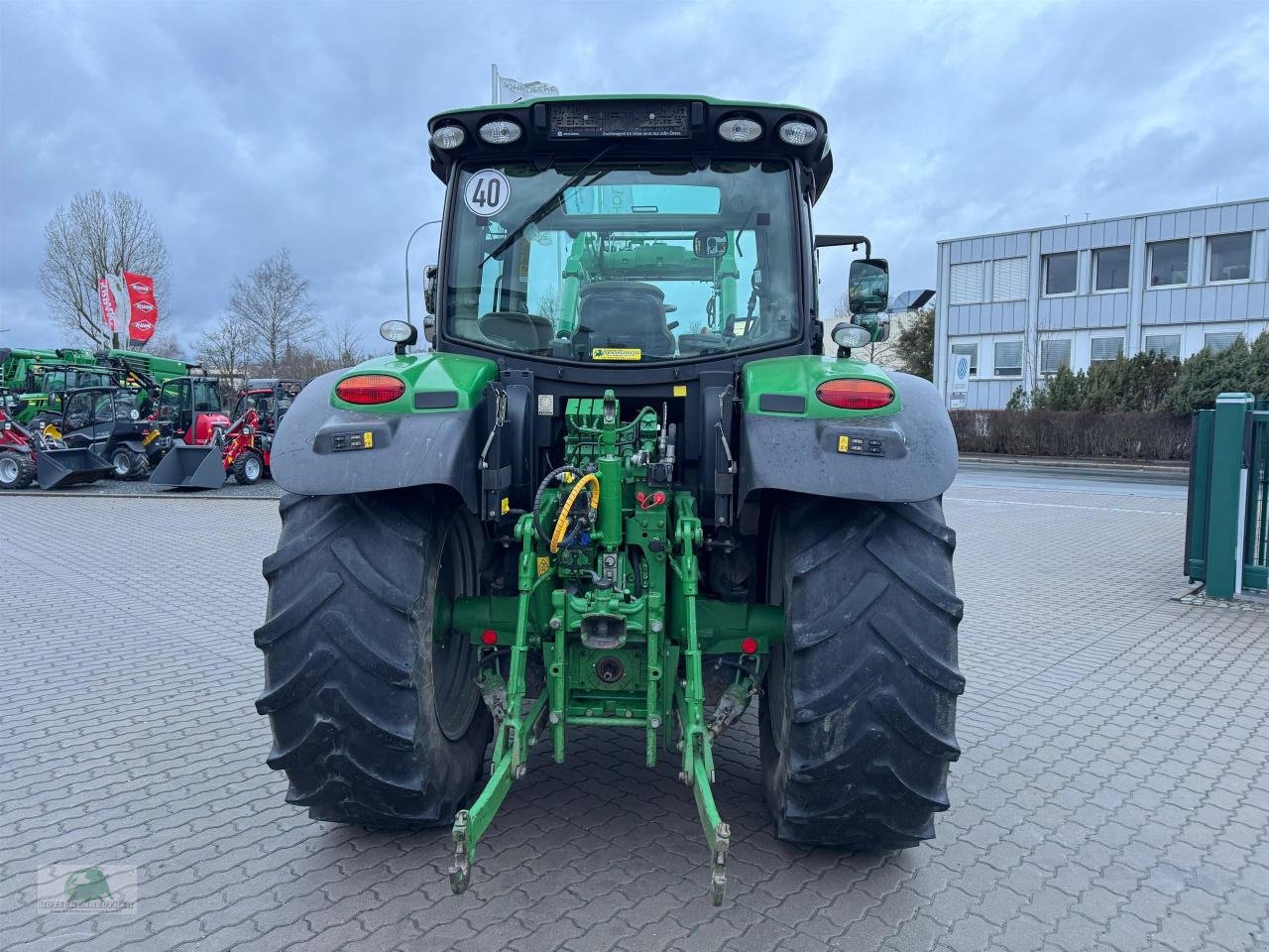 Traktor типа John Deere 6120R Forstausrüstung, Gebrauchtmaschine в Münchberg (Фотография 5)