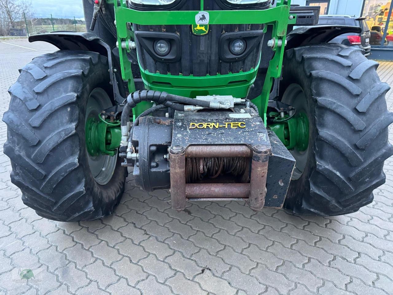 Traktor типа John Deere 6120R Forstausrüstung, Gebrauchtmaschine в Münchberg (Фотография 8)