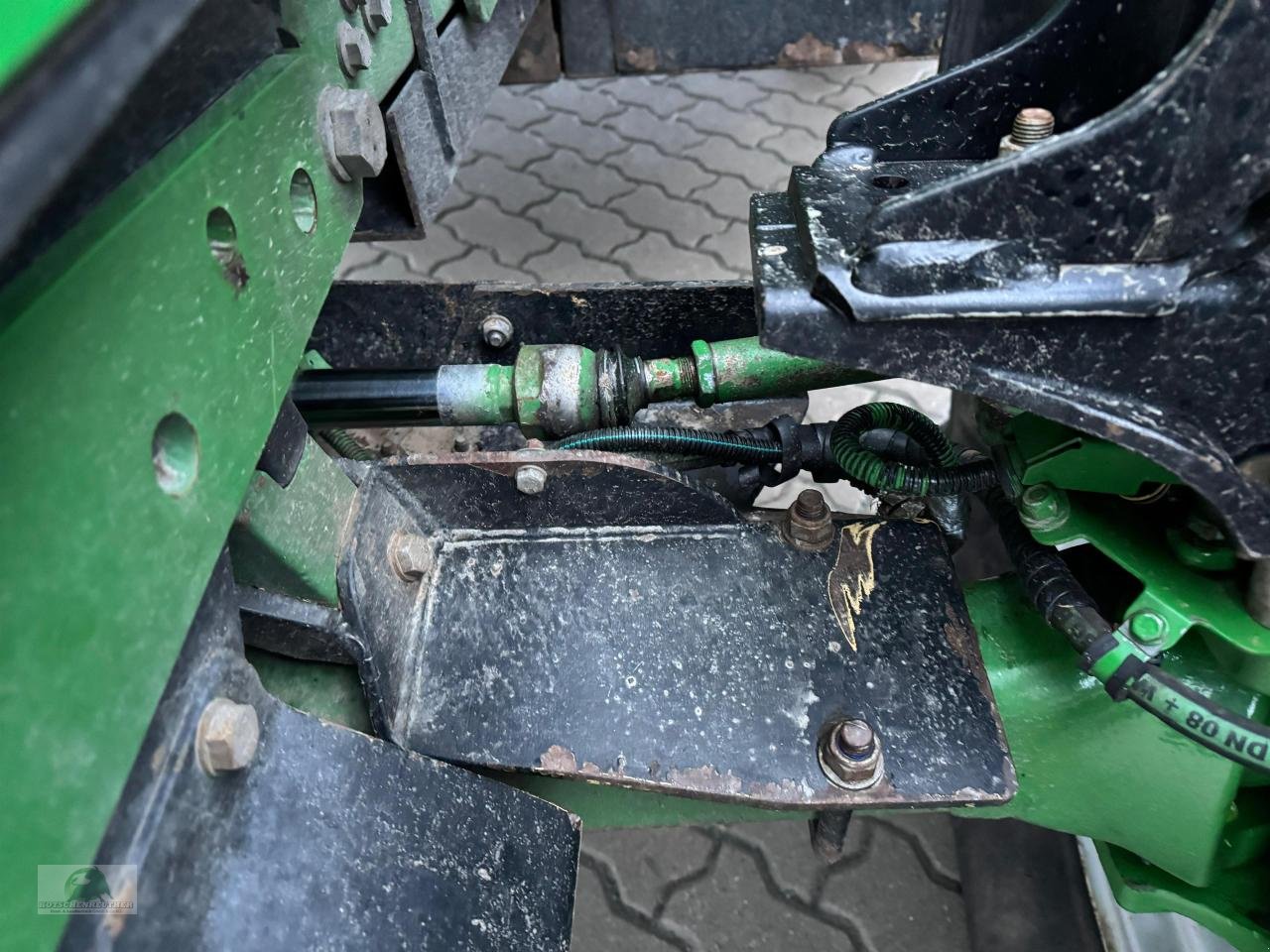 Traktor типа John Deere 6120R Forstausrüstung, Gebrauchtmaschine в Münchberg (Фотография 13)