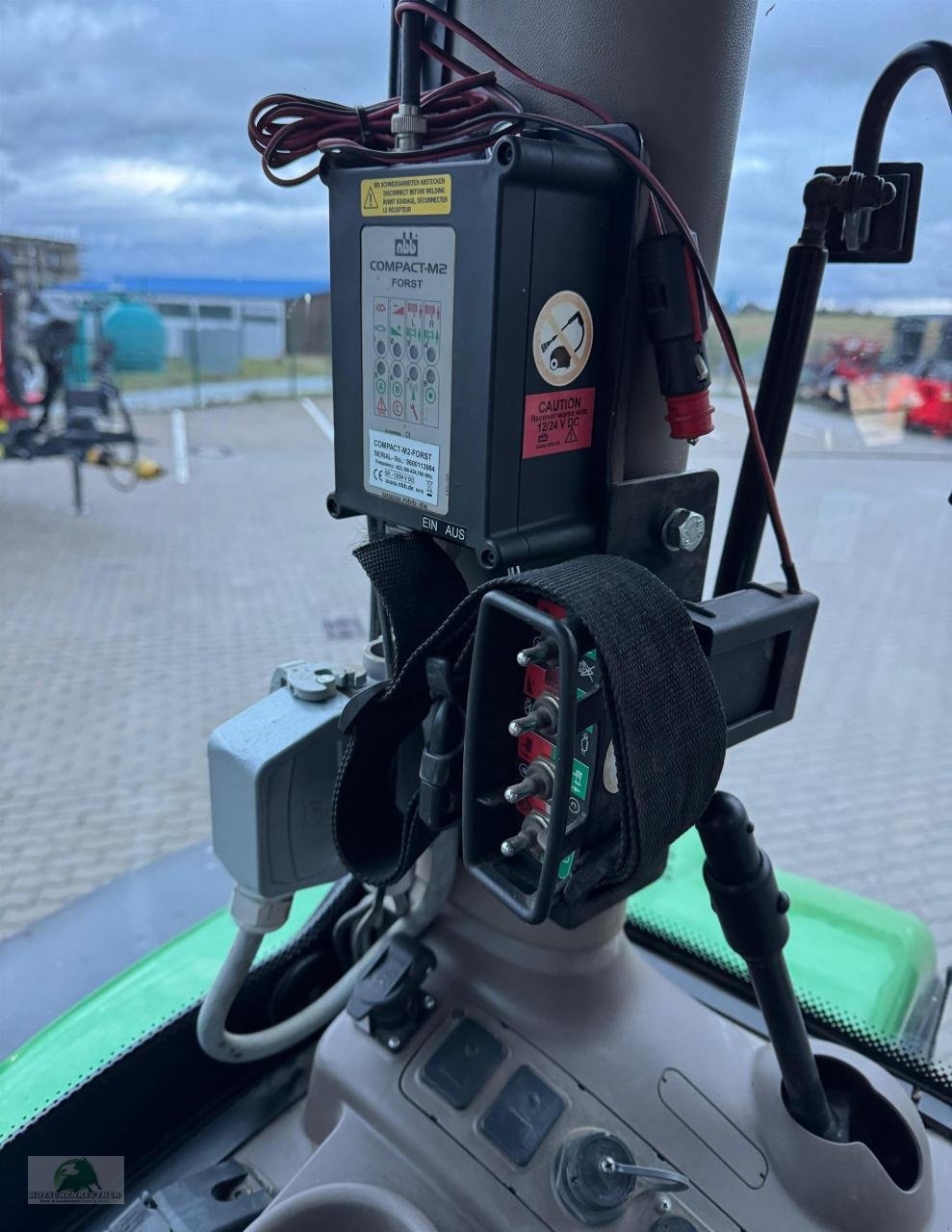 Traktor типа John Deere 6120R Forstausrüstung, Gebrauchtmaschine в Münchberg (Фотография 16)