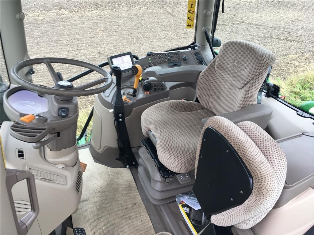 Traktor des Typs John Deere 6120R m/Frontlæsser og Greenstar-Ready, Gebrauchtmaschine in Bjerringbro (Bild 11)