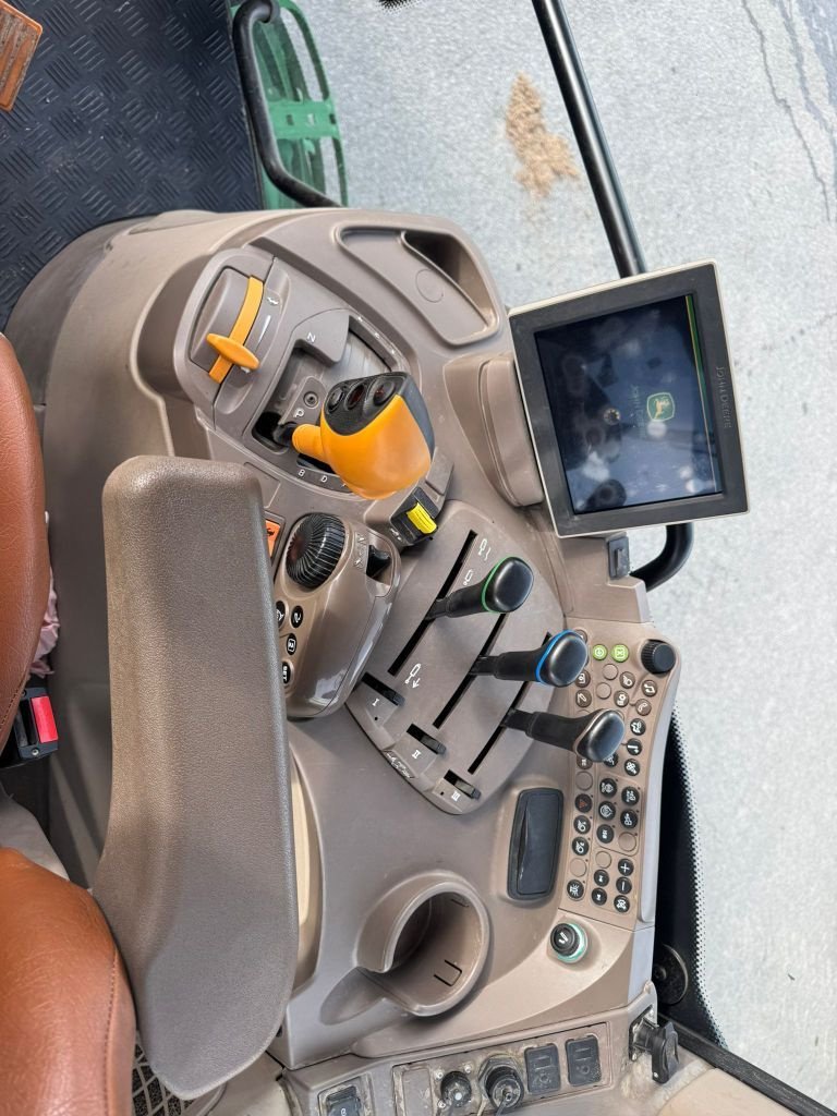 Traktor του τύπου John Deere 6120R POWERQUAD+, Gebrauchtmaschine σε GUERET (Φωτογραφία 10)