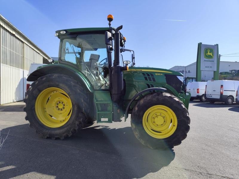 Traktor tip John Deere 6120R, Gebrauchtmaschine in SAINT GENEST D'AMBIERE (Poză 7)