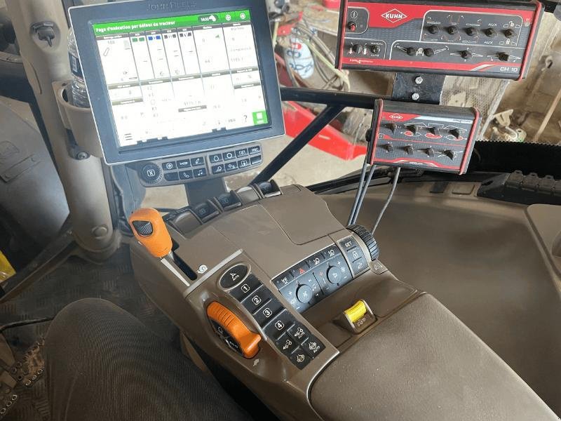 Traktor типа John Deere 6120R, Gebrauchtmaschine в SAINT GENEST D'AMBIERE (Фотография 4)