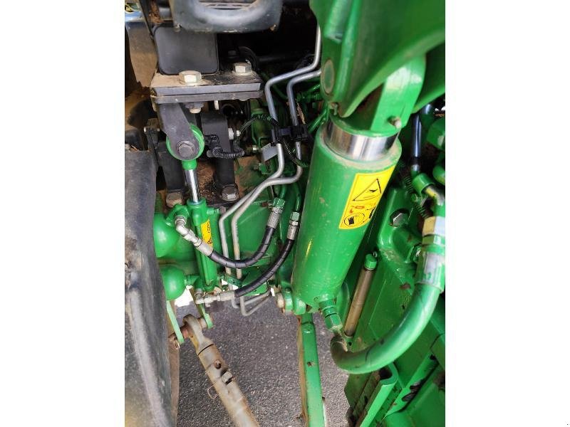 Traktor типа John Deere 6120R, Gebrauchtmaschine в SAINT GENEST D'AMBIERE (Фотография 6)