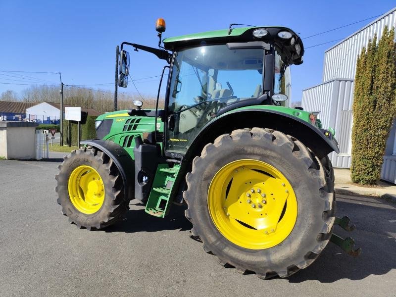 Traktor типа John Deere 6120R, Gebrauchtmaschine в SAINT GENEST D'AMBIERE (Фотография 3)