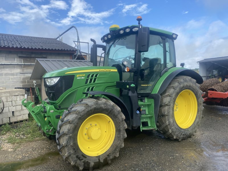 Traktor типа John Deere 6120R, Gebrauchtmaschine в UZERCHE (Фотография 1)