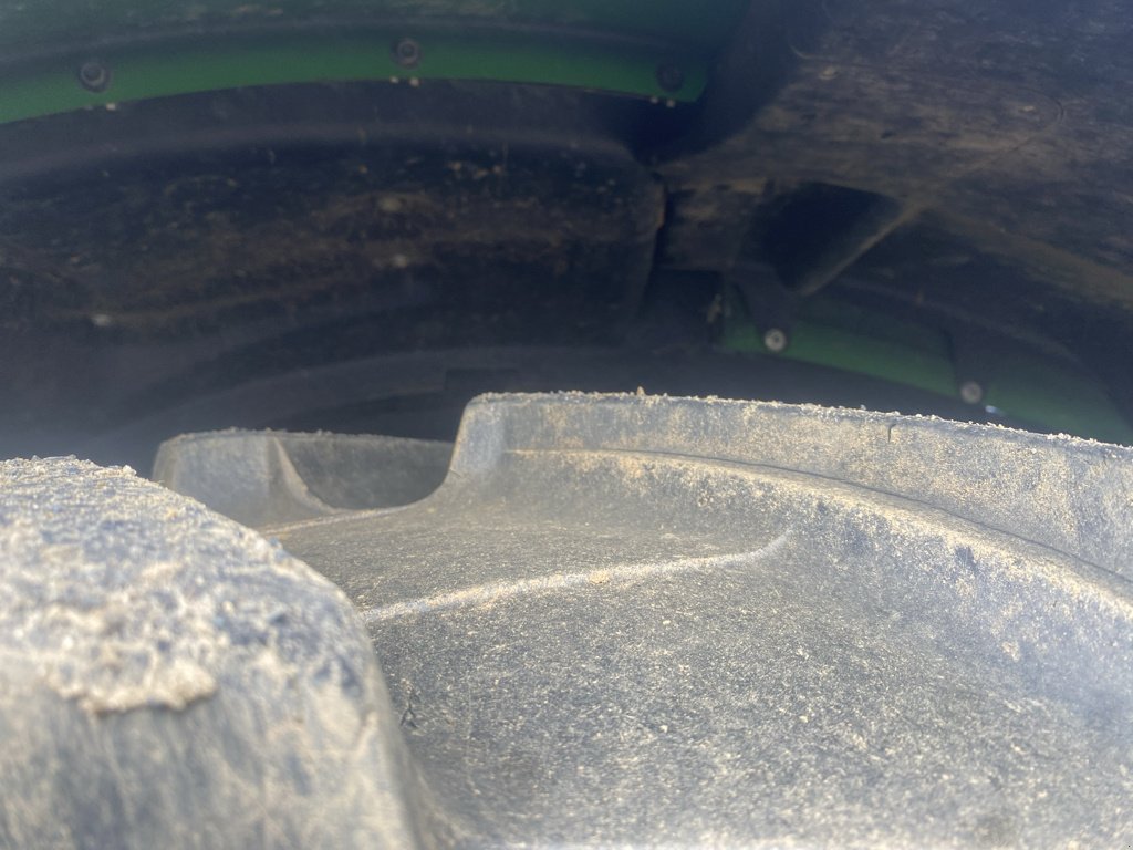 Traktor van het type John Deere 6120R, Gebrauchtmaschine in UZERCHE (Foto 11)