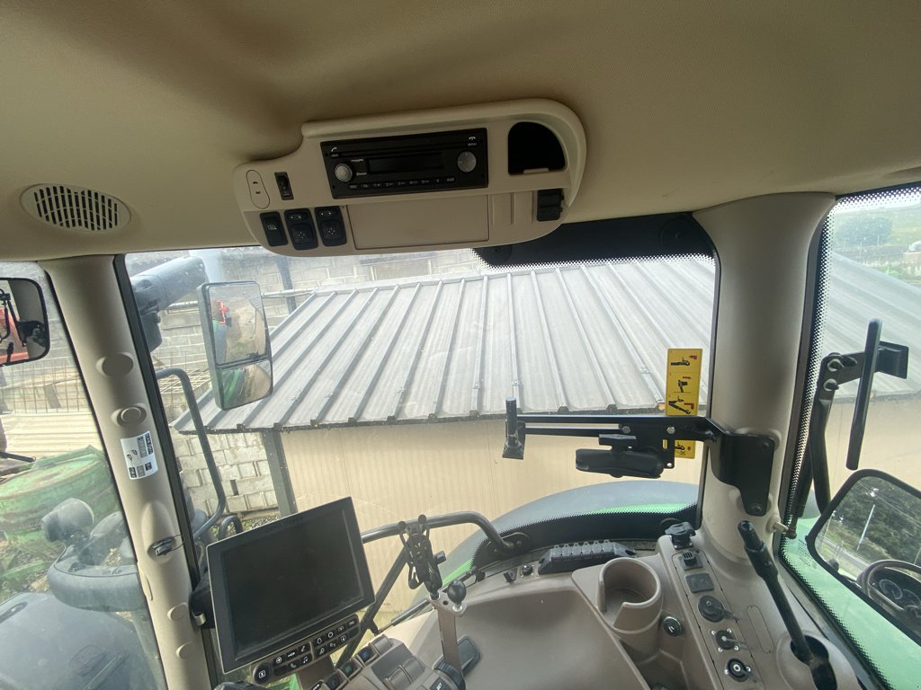 Traktor van het type John Deere 6120R, Gebrauchtmaschine in UZERCHE (Foto 10)