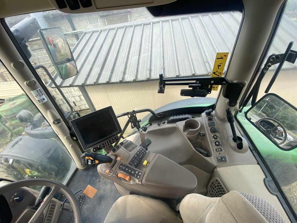 Traktor van het type John Deere 6120R, Gebrauchtmaschine in UZERCHE (Foto 9)