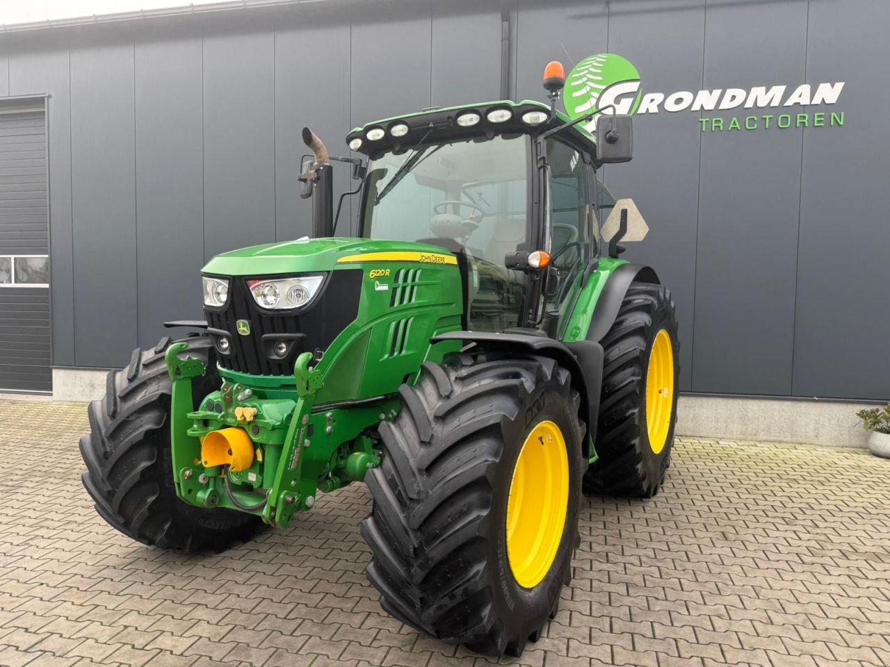 Traktor van het type John Deere 6120R, Gebrauchtmaschine in Daarle (Foto 1)