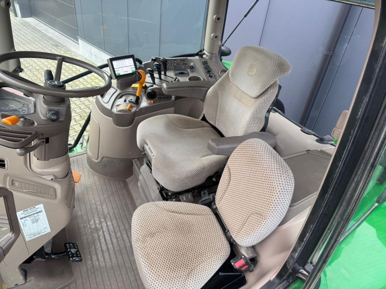 Traktor van het type John Deere 6120R, Gebrauchtmaschine in Daarle (Foto 10)