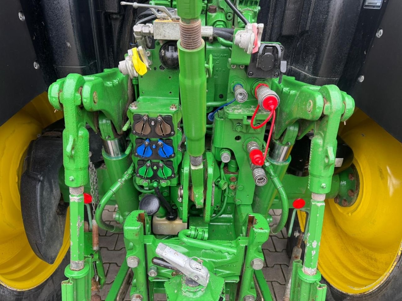 Traktor van het type John Deere 6120R, Gebrauchtmaschine in Daarle (Foto 8)