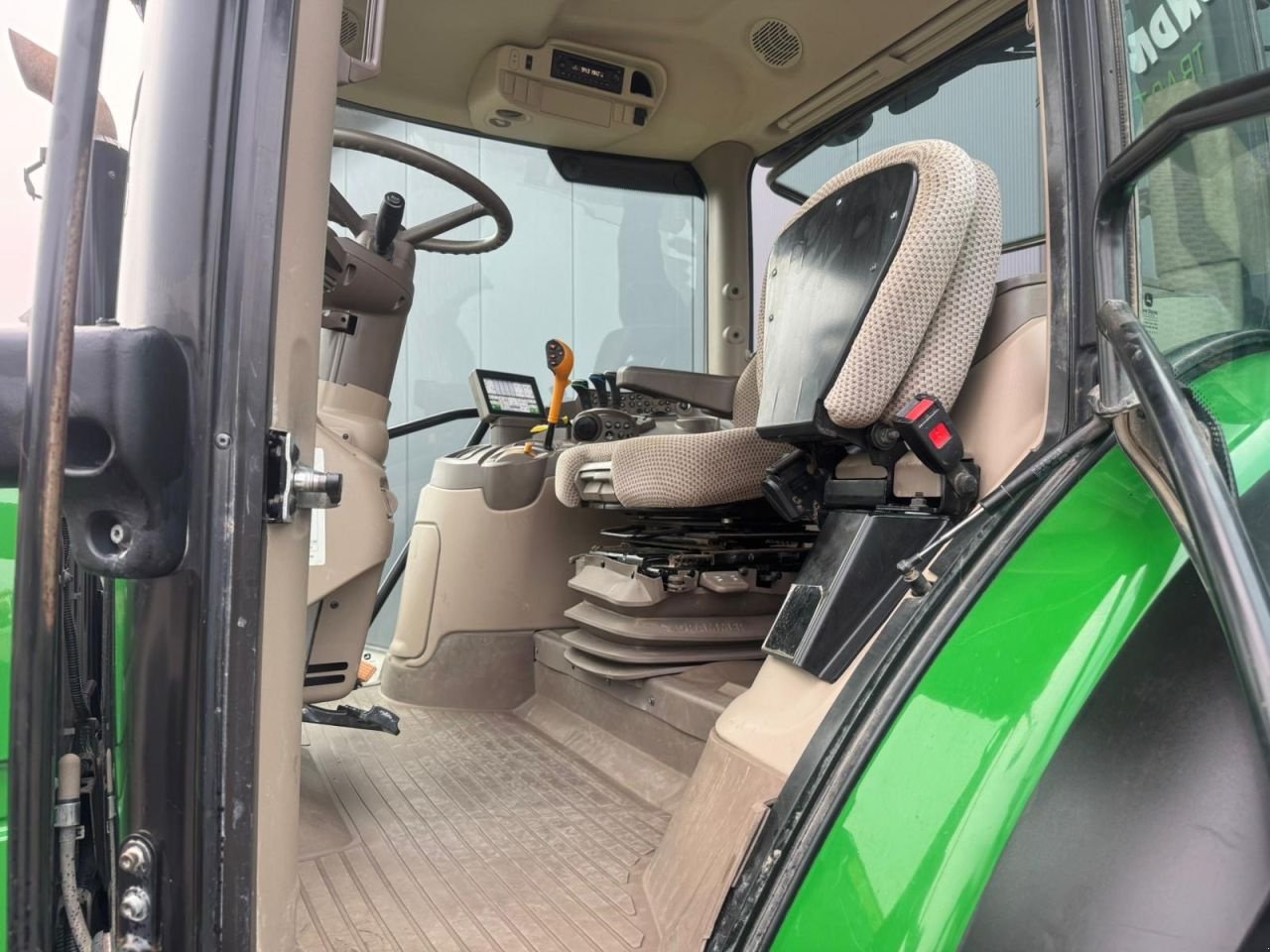 Traktor van het type John Deere 6120R, Gebrauchtmaschine in Daarle (Foto 9)