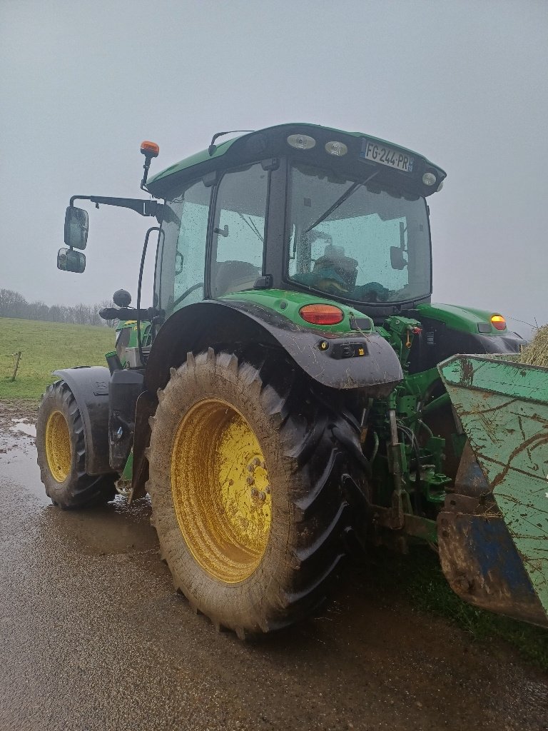 Traktor типа John Deere 6120R, Gebrauchtmaschine в LACAPELLE-MARIVAL (Фотография 9)