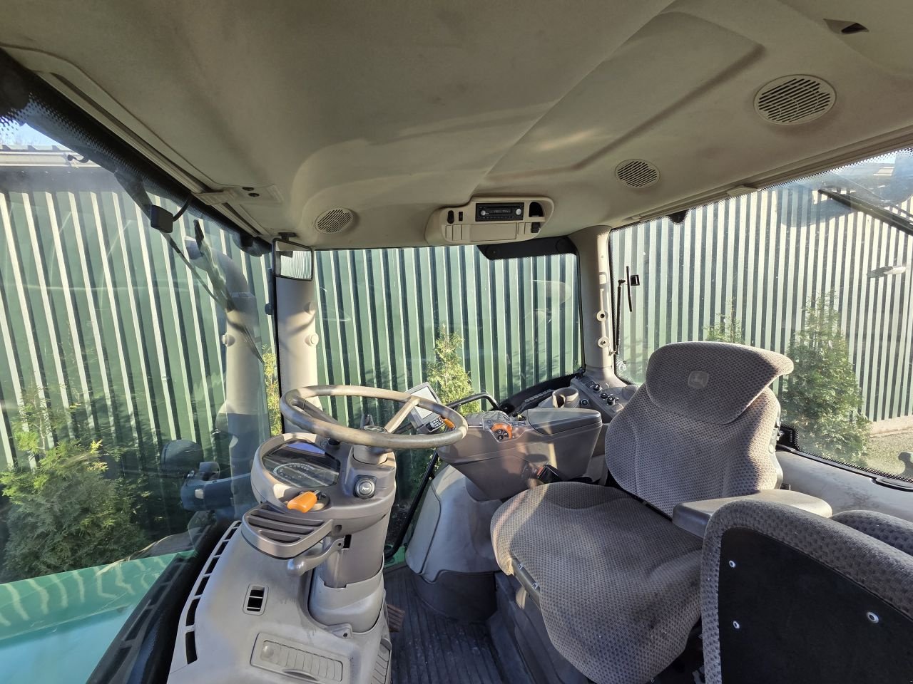 Traktor от тип John Deere 6120R, Gebrauchtmaschine в azewijn (Снимка 4)