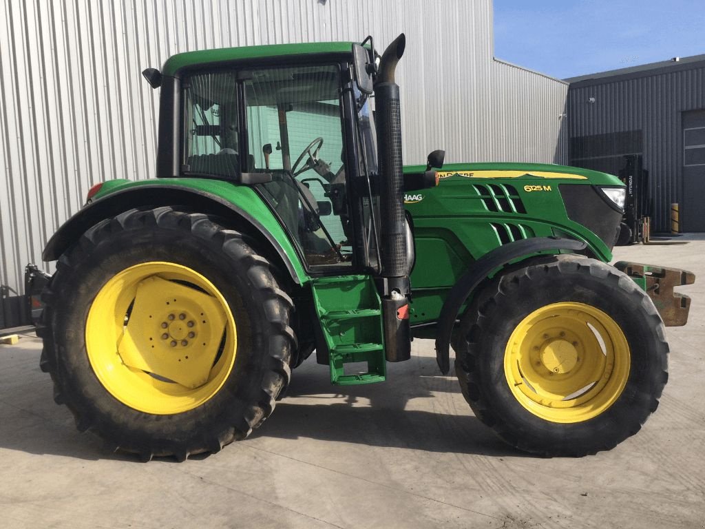 Traktor типа John Deere 6125 M, Gebrauchtmaschine в azerailles (Фотография 3)