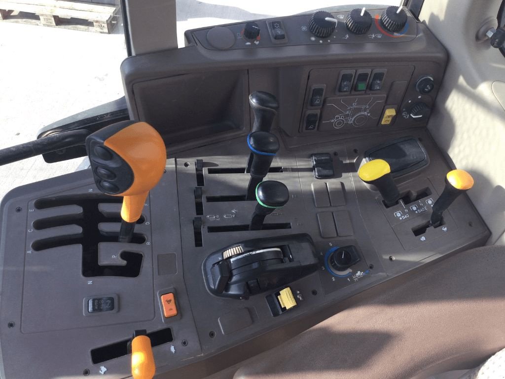 Traktor типа John Deere 6125 M, Gebrauchtmaschine в azerailles (Фотография 8)