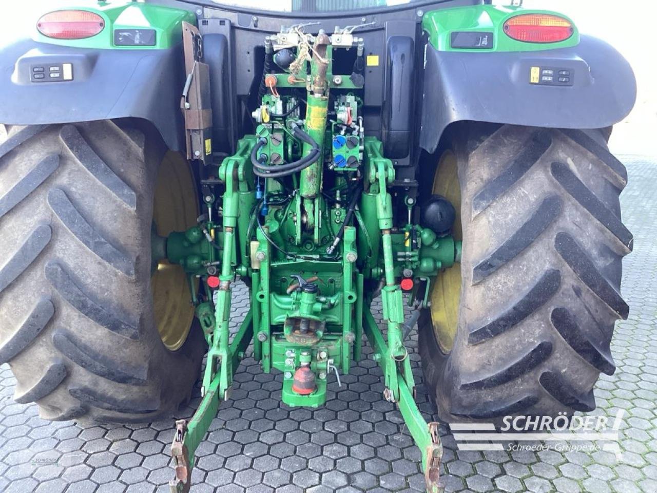 Traktor des Typs John Deere 6125 R, Gebrauchtmaschine in Norden (Bild 2)