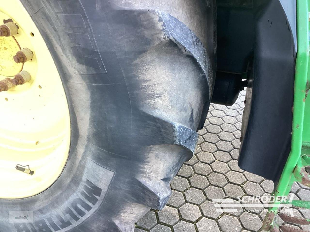 Traktor des Typs John Deere 6125 R, Gebrauchtmaschine in Norden (Bild 5)