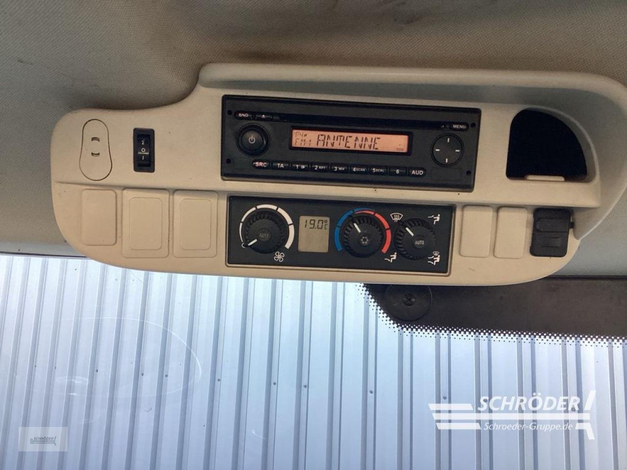 Traktor des Typs John Deere 6125 R, Gebrauchtmaschine in Norden (Bild 20)