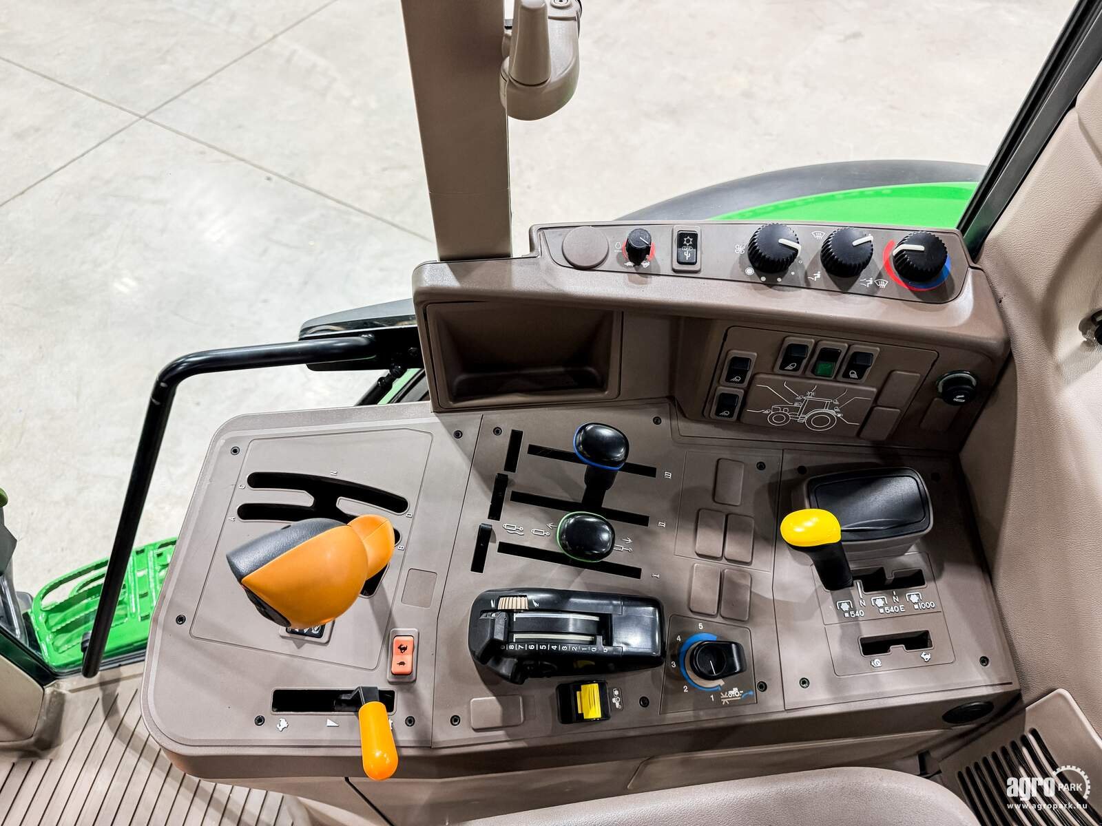 Traktor typu John Deere 6125M, Gebrauchtmaschine v Csengele (Obrázek 11)