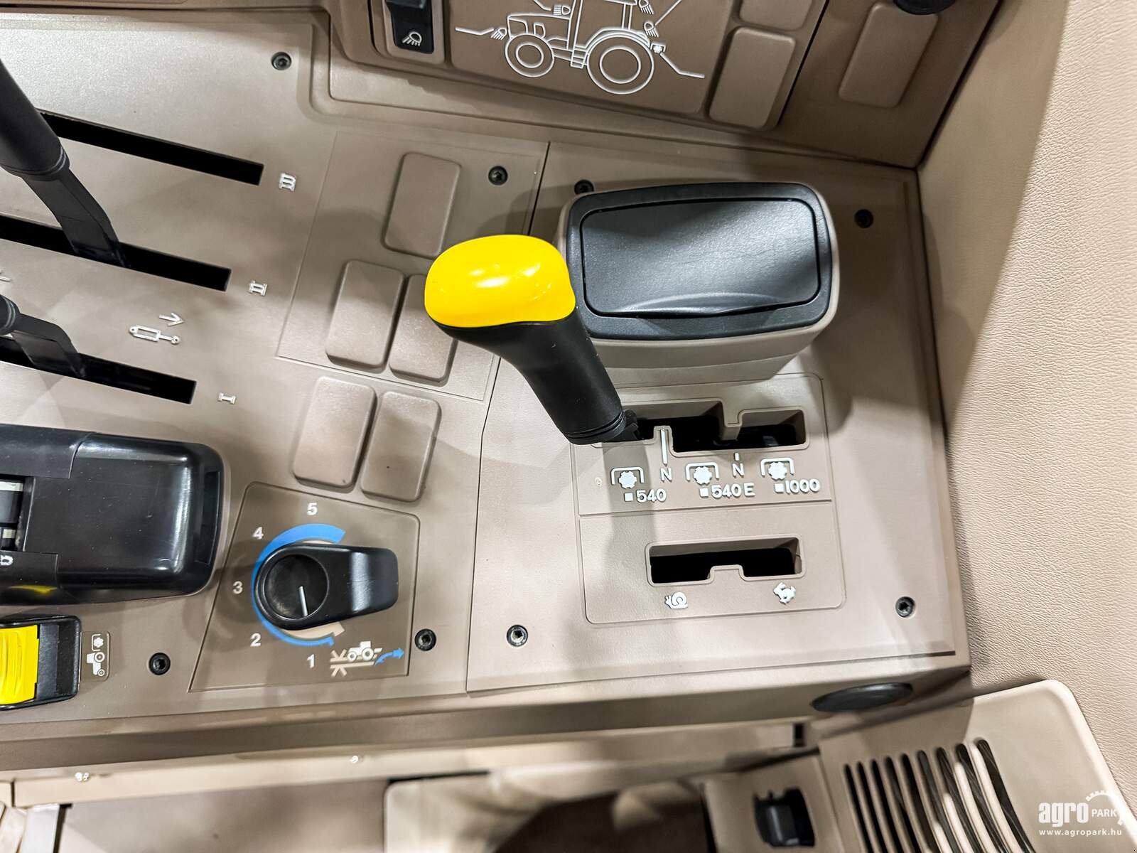 Traktor typu John Deere 6125M, Gebrauchtmaschine v Csengele (Obrázek 16)